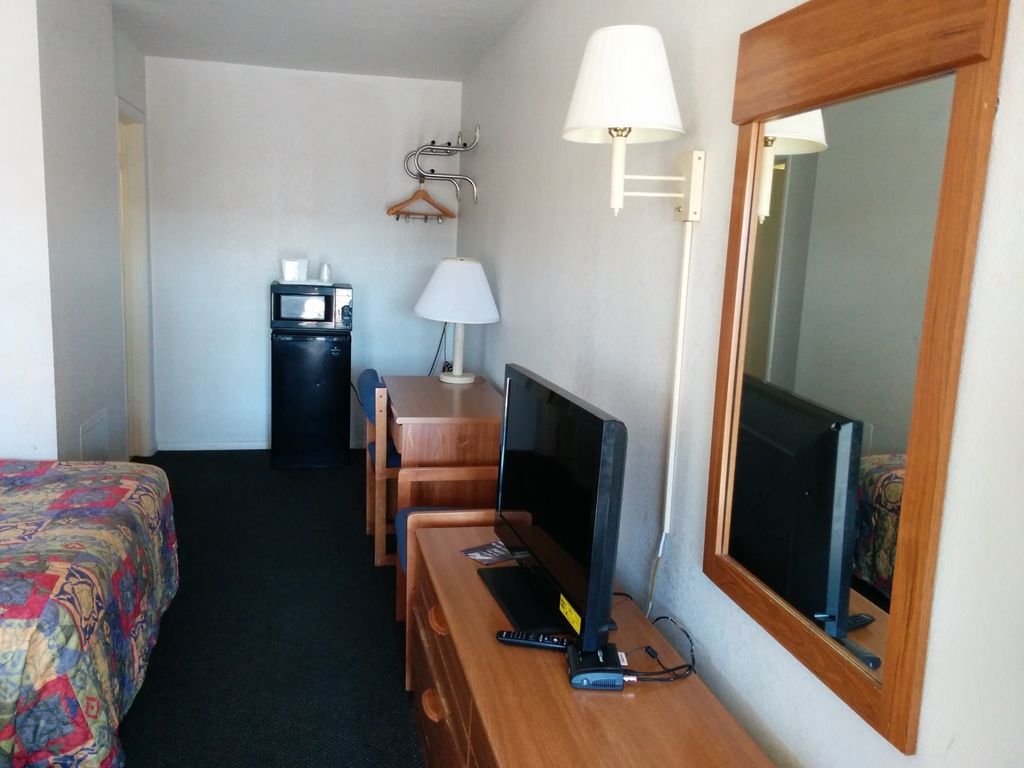 Economy Inn Safford Room photo